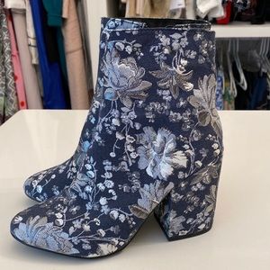 Brocade embroidered booties size 6.5